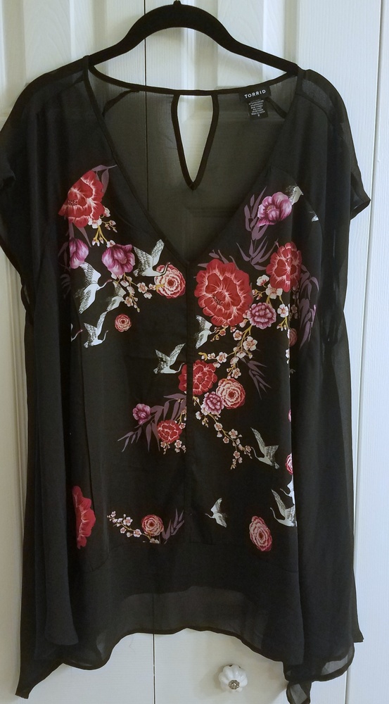 Torrid Sz 2 Sheer Handkerchief Hem Top